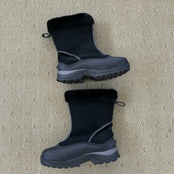 Lands' End Shoes - Women’s Black Lands’ End Winter Boots Size 9